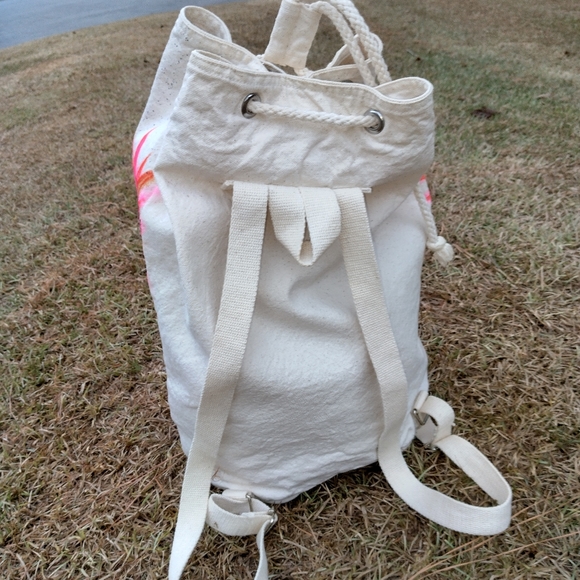 backpack - Picture 11 of 16